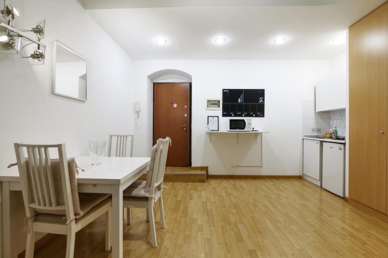 Luminoso Appartamento Con Balcone In Cadorna Milaan Buitenkant foto